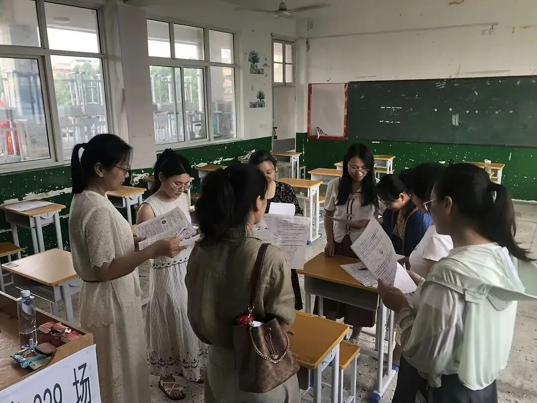 研考中招真题 复盘复习备考——南阳市三中伏牛路校区九年级教师研做-第18张图片-四季读书网