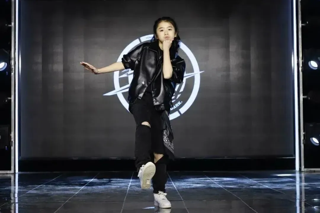 浙江千万粉丝网红“臻臻”,中考634分!-第6张图片-四季读书网