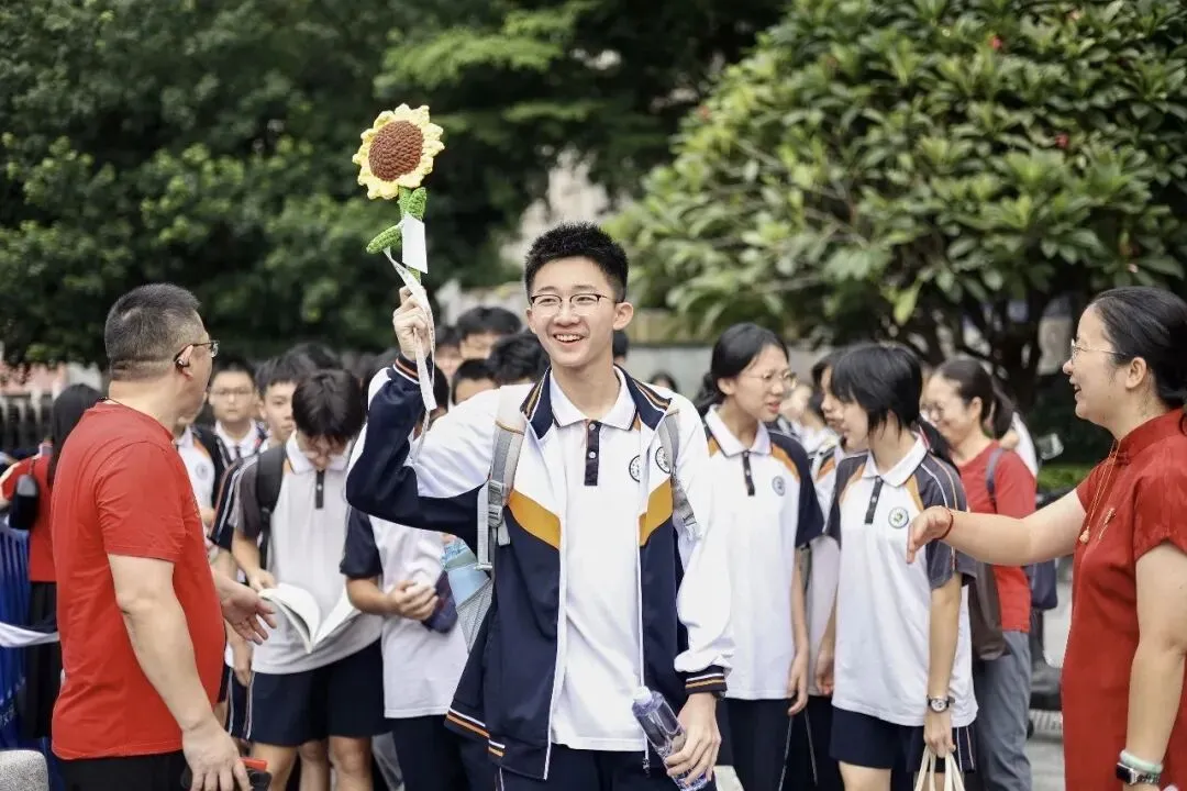 2026年广州中考作文题:给多吉的一封信-第16张图片-四季读书网