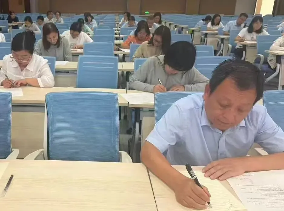 深耕真题把方向 精研策略启新程 ——瑞泉中学扎实开展2026年高考深度研讨活动-第6张图片-四季读书网