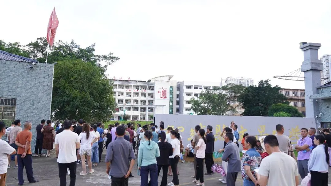柳城九年级中考结束,祝柳城少年奔赴新征程-第3张图片-四季读书网