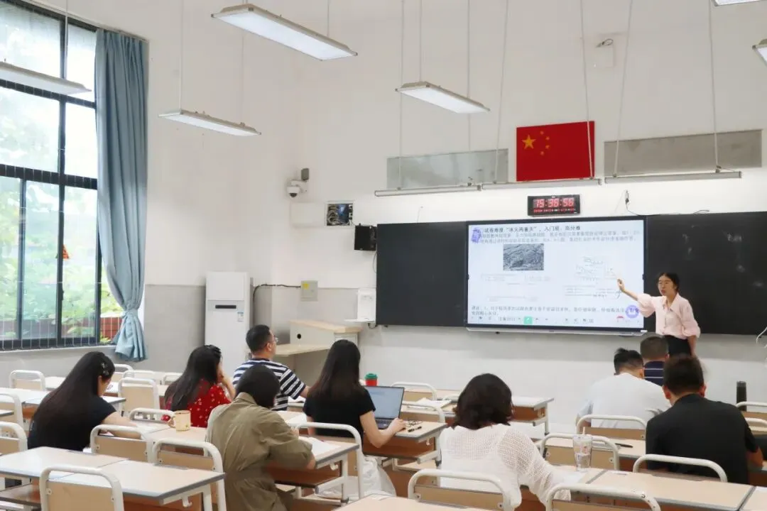 深研真题以知变 复盘全程以补缺——泸州市龙马高中2026年高考复盘研讨会-第19张图片-四季读书网