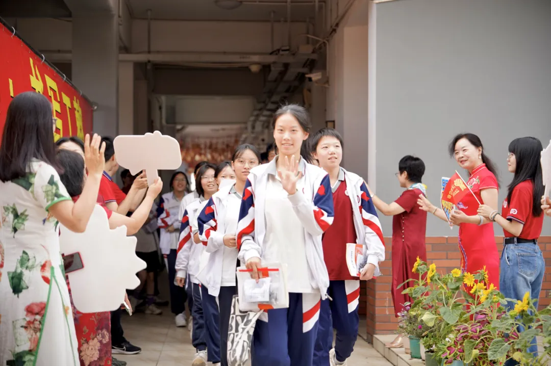 佛山中考顺利开考!语文作文:从文本理解走向人生认知-第3张图片-四季读书网