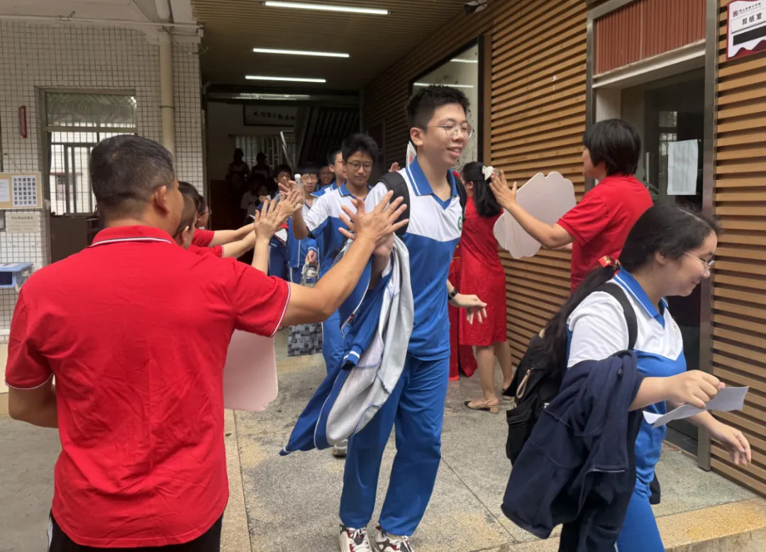 佛山中考顺利开考!语文作文:从文本理解走向人生认知-第14张图片-四季读书网
