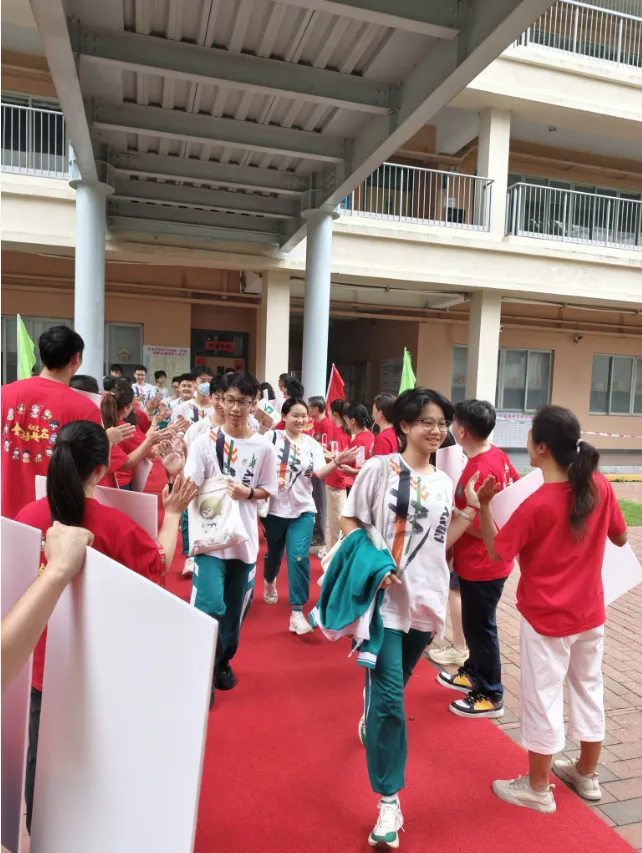 佛山中考顺利开考!语文作文:从文本理解走向人生认知-第18张图片-四季读书网