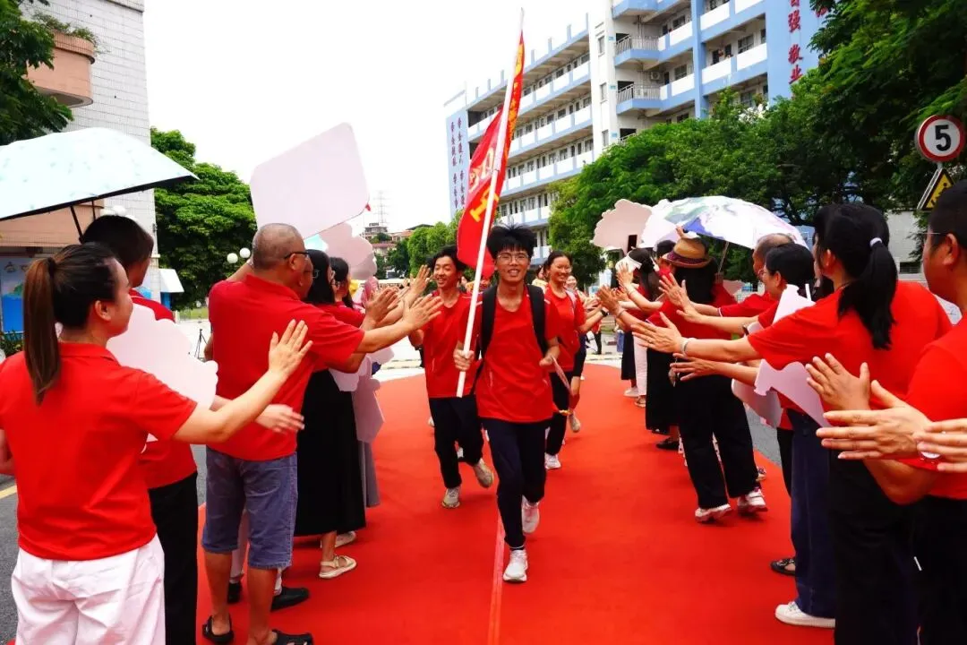 佛山中考顺利开考!语文作文:从文本理解走向人生认知-第20张图片-四季读书网
