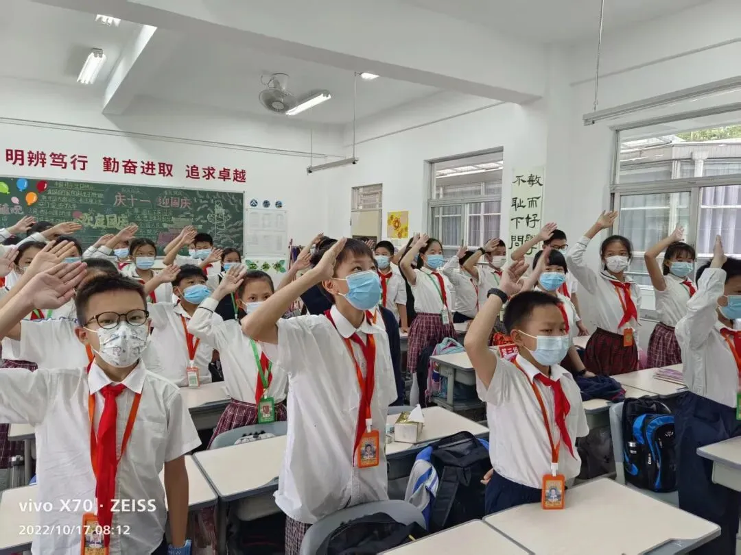 听到中考后学生返校找我,心理还是很感动!这就是做老师的幸福体验!-第2张图片-四季读书网