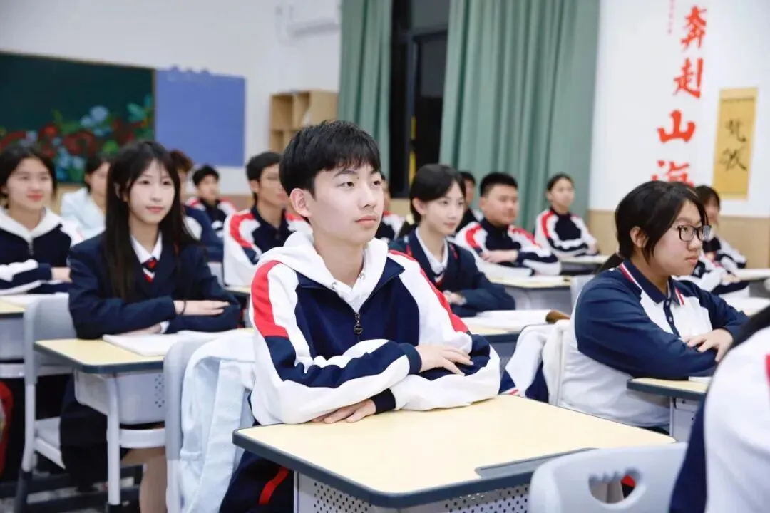 连续六年中考名列前茅的学校办的高中:100%生源巩固率,400多家庭不后悔的选择?-第5张图片-四季读书网 连续六年中考名列前茅的学校办的高中:100%生源巩固率,400多家庭不后悔的选择?-第5张图片-四季读书网