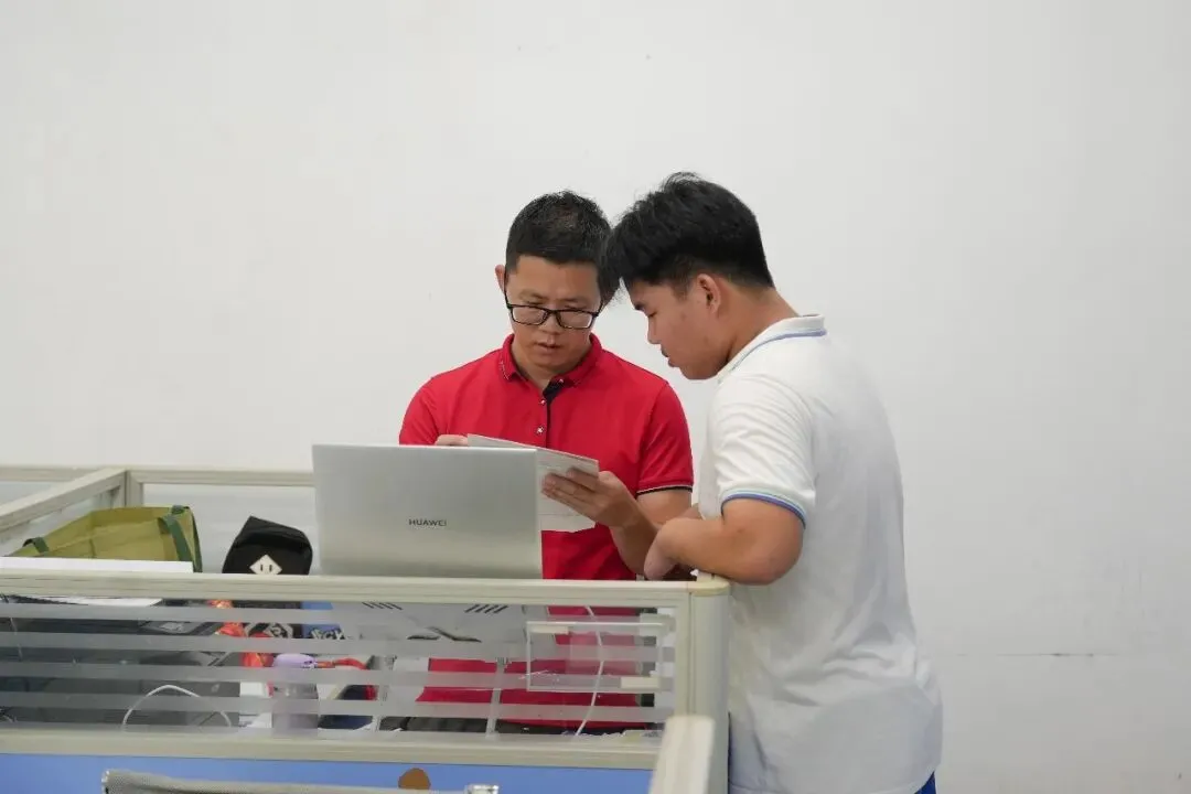 中考第一天纪实丨三载耕耘终亮剑,今朝逐梦踏歌行-第30张图片-四季读书网