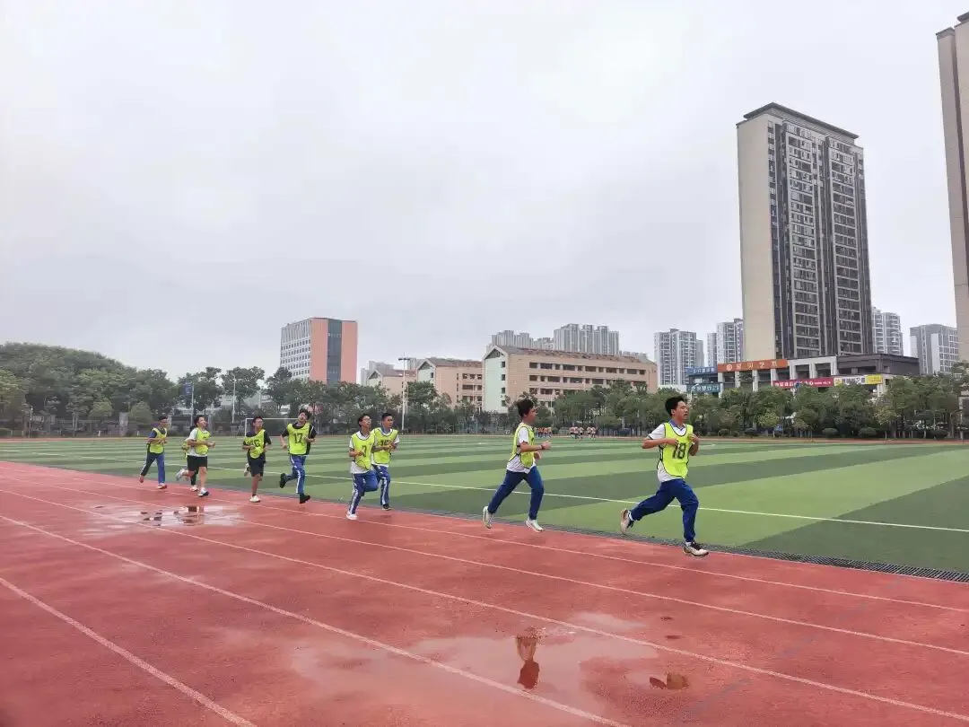 拟写《2026年中考作文》-第29张图片-四季读书网