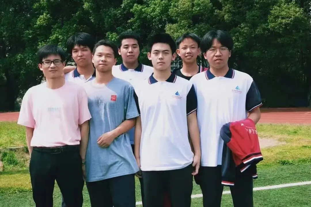 中考放榜,多元未来!来新凤凰,找到属于你的“最优解”-第17张图片-四季读书网 中考放榜,多元未来!来新凤凰,找到属于你的“最优解”-第17张图片-四季读书网