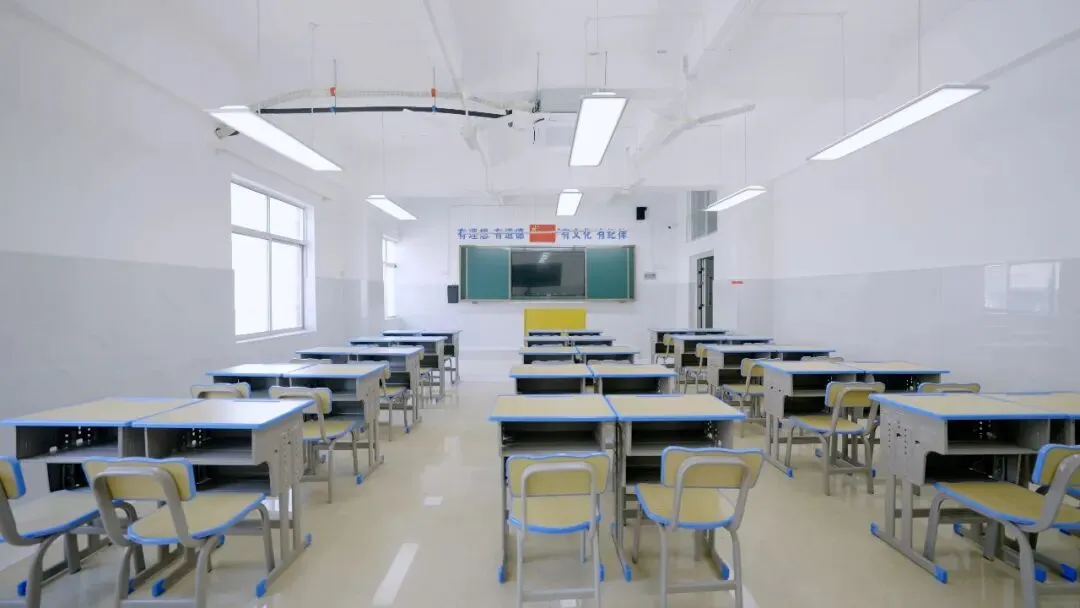 赣州崇德高中诚邀:中考学生及家长、高三复读学生及家长来校参观、考察-第5张图片-四季读书网