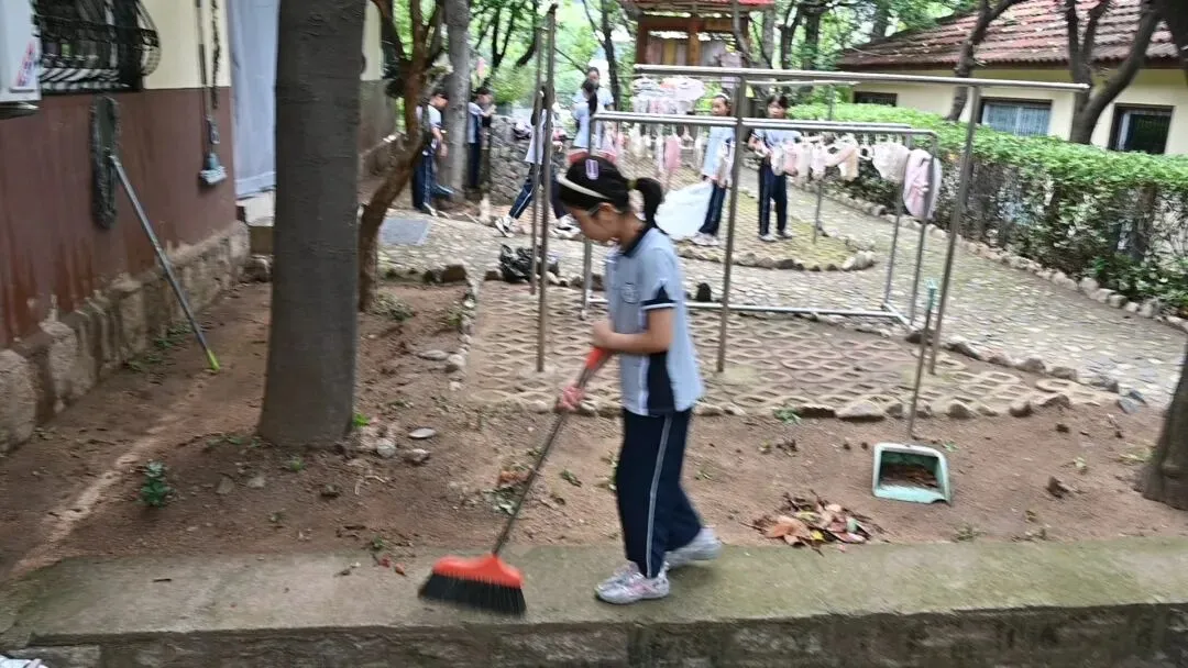 纸笔试卷画上句点,生活答卷正式开考-第9张图片-四季读书网 纸笔试卷画上句点,生活答卷正式开考-第9张图片-四季读书网