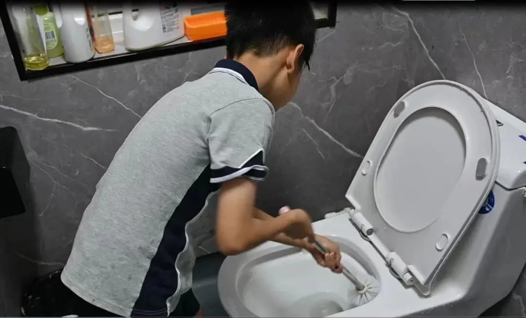 纸笔试卷画上句点,生活答卷正式开考-第11张图片-四季读书网 纸笔试卷画上句点,生活答卷正式开考-第11张图片-四季读书网