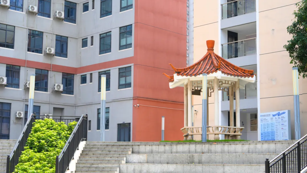 中考发挥失常怎么办?这所广州中考复读学校正在招生中-第99张图片-四季读书网