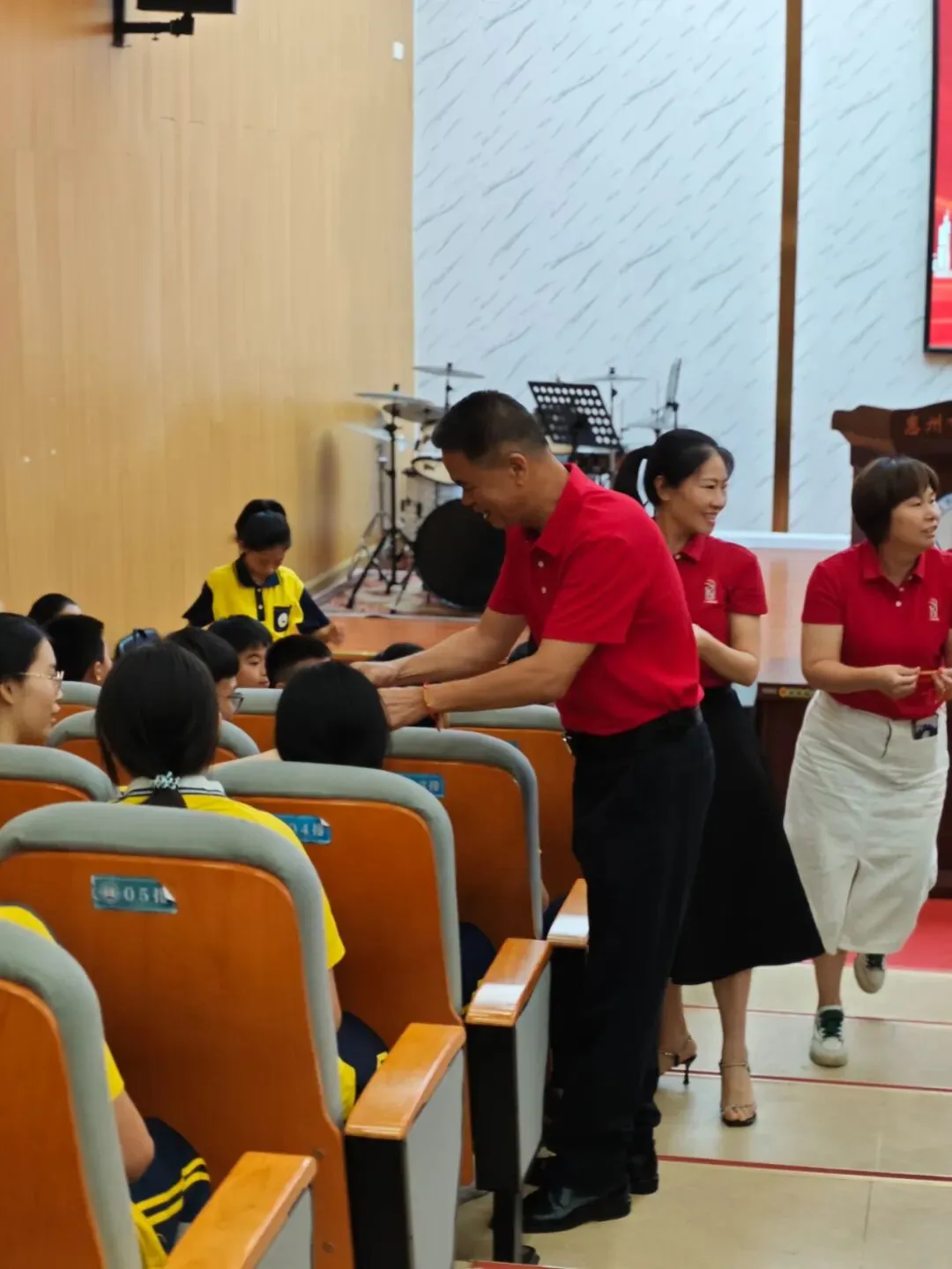 惠州市铁路学校“逐梦中考,必胜无悔” 九年级出征活动-第4张图片-四季读书网