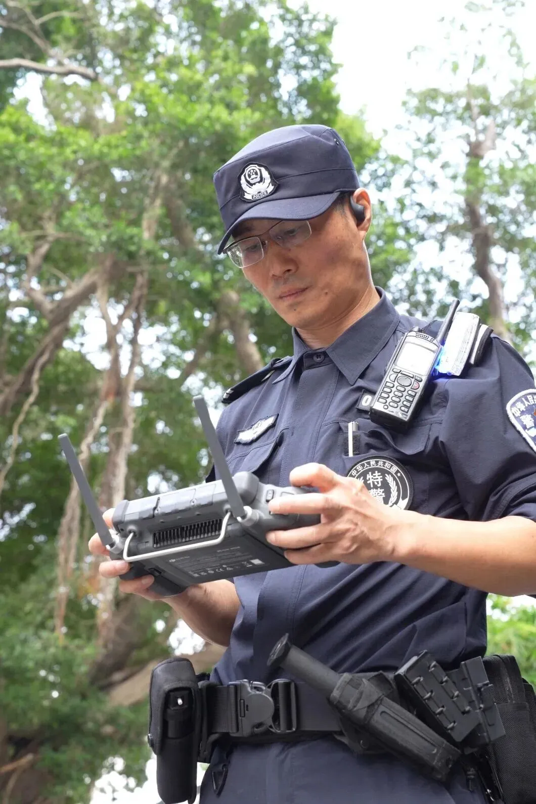 全力护航!荔湾公安为中考学子铺就平安追梦路-第15张图片-四季读书网 全力护航!荔湾公安为中考学子铺就平安追梦路-第15张图片-四季读书网