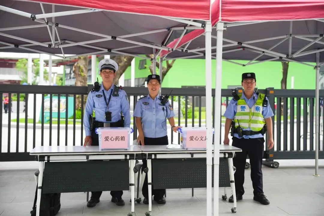 全力护航!荔湾公安为中考学子铺就平安追梦路-第19张图片-四季读书网 全力护航!荔湾公安为中考学子铺就平安追梦路-第19张图片-四季读书网