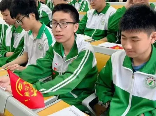 中考发挥失常怎么办?这所广州中考复读学校正在招生中-第126张图片-四季读书网