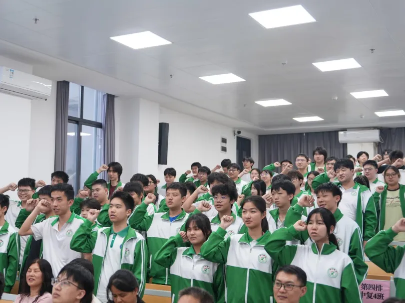 中考发挥失常怎么办?这所广州中考复读学校正在招生中-第131张图片-四季读书网