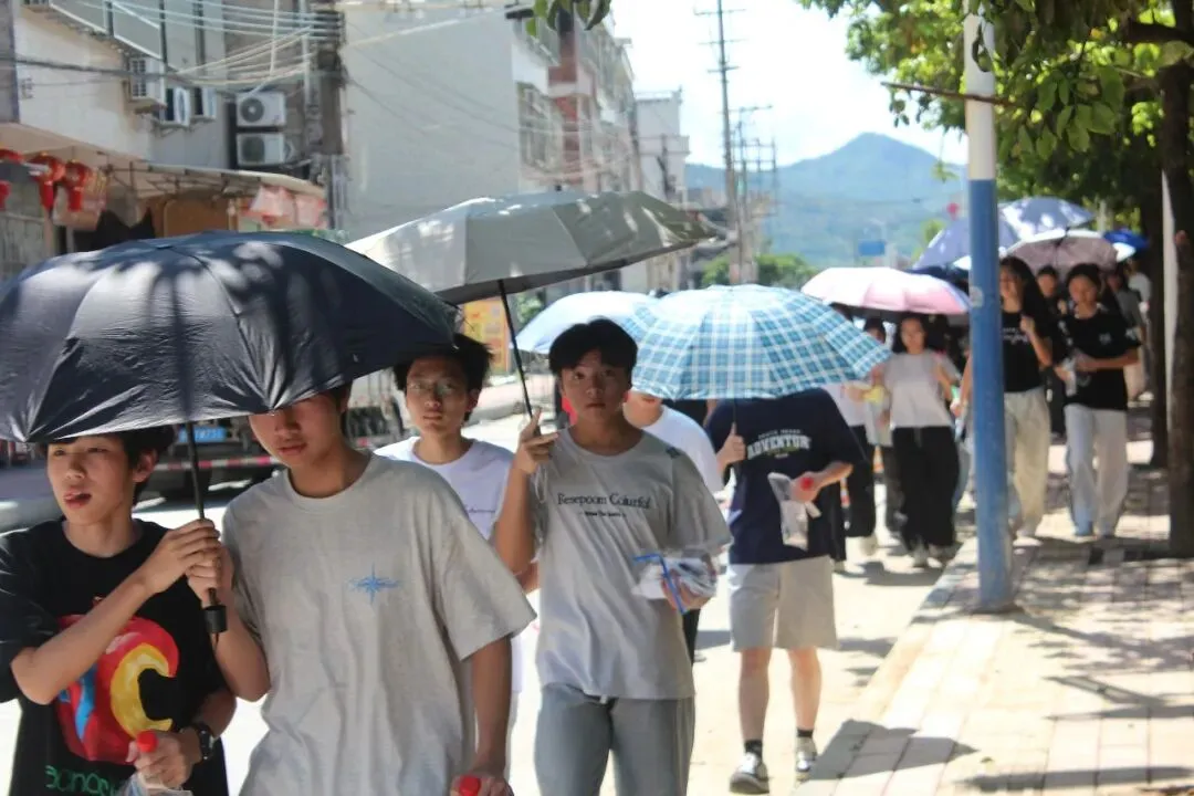 勤学不怠,自信从容——瑞峰2026年中考送考-第32张图片-四季读书网