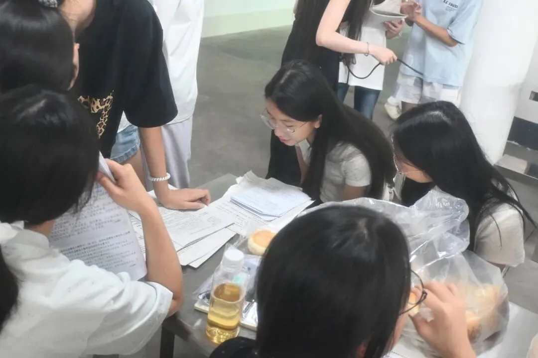 勤学不怠,自信从容——瑞峰2026年中考送考-第36张图片-四季读书网