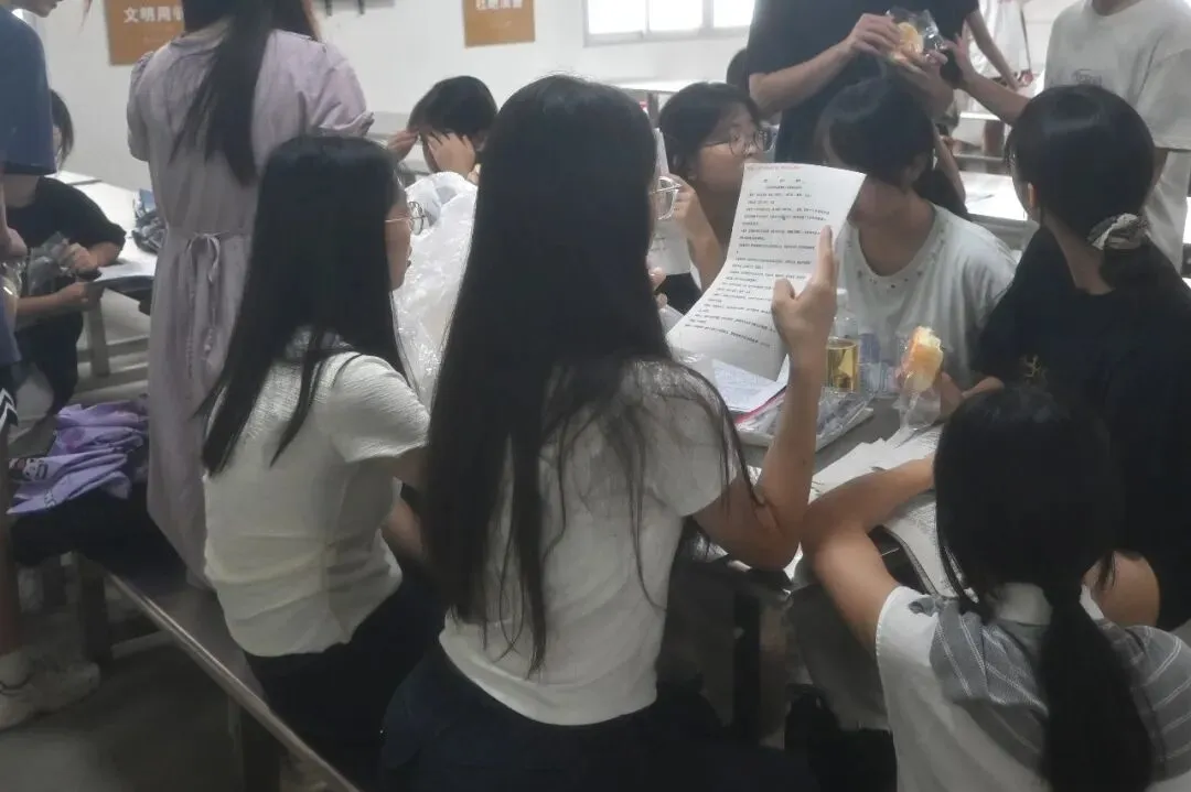 勤学不怠,自信从容——瑞峰2026年中考送考-第39张图片-四季读书网