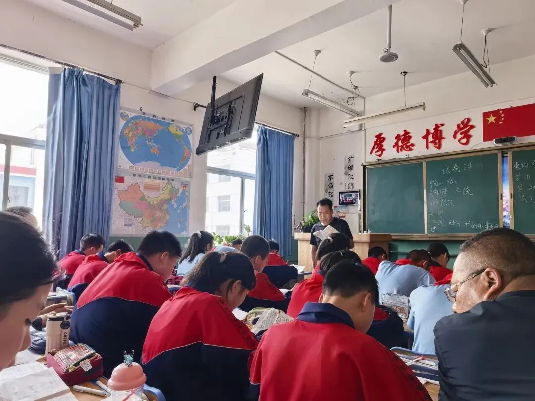 杏坛蓓蕾初长成 试卷讲评见真功——渭源县清源中学举办青年教师讲评课研讨活动-第10张图片-四季读书网