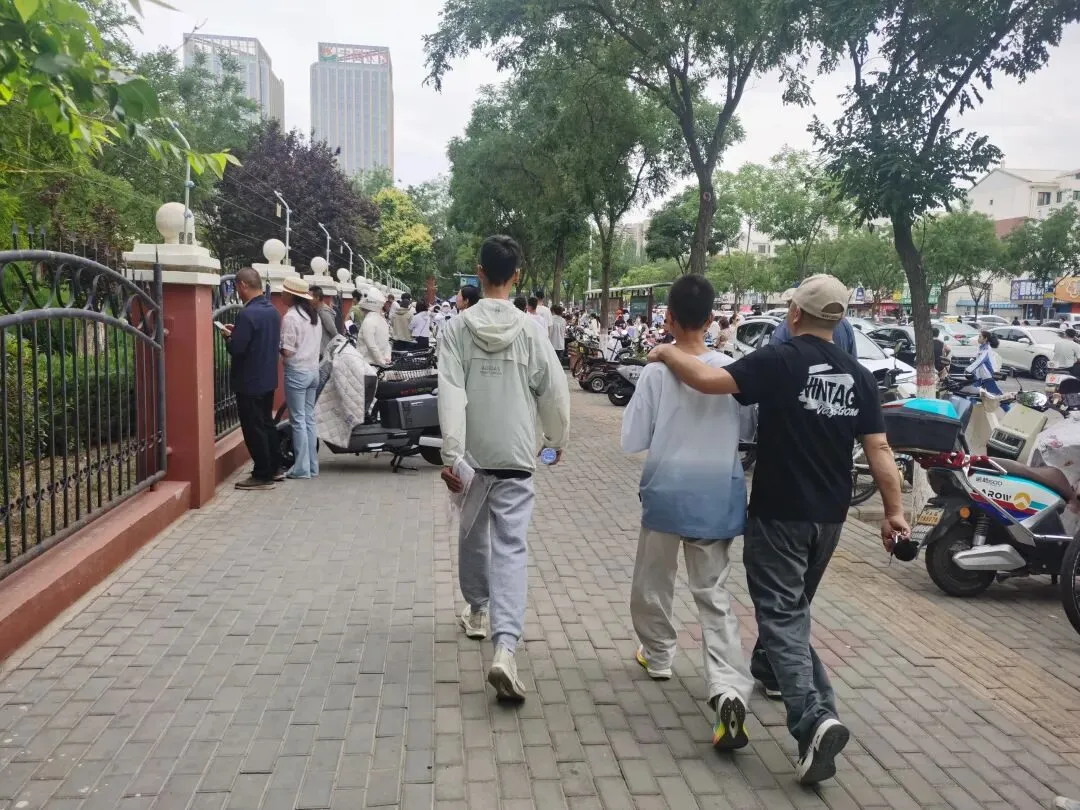 孩子们和我的中考-第2张图片-四季读书网
