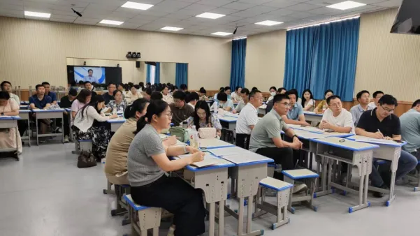 把脉真题明方向,剖析阅卷促提升——我校扎实开展高考精准备考系列专题教研工作-第15张图片-四季读书网