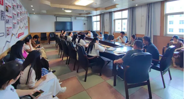 把脉真题明方向,剖析阅卷促提升——我校扎实开展高考精准备考系列专题教研工作-第16张图片-四季读书网