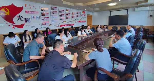 把脉真题明方向,剖析阅卷促提升——我校扎实开展高考精准备考系列专题教研工作-第17张图片-四季读书网