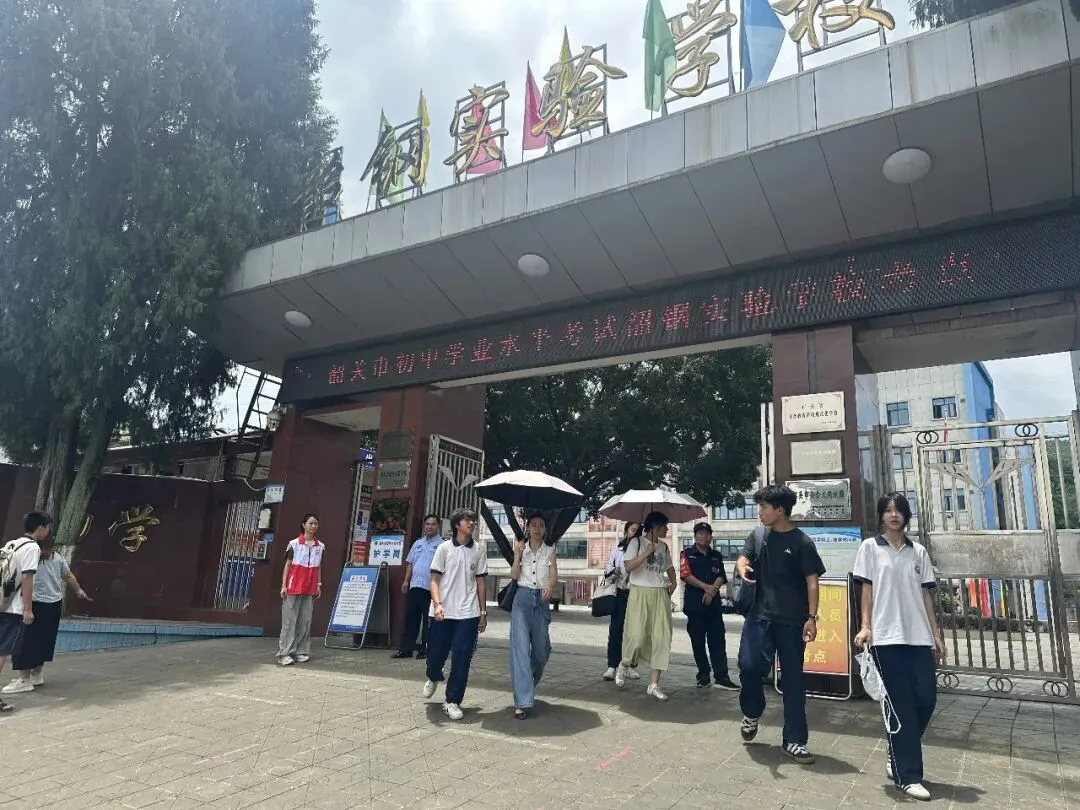 社区护航中考 暖心助学圆梦-第2张图片-四季读书网