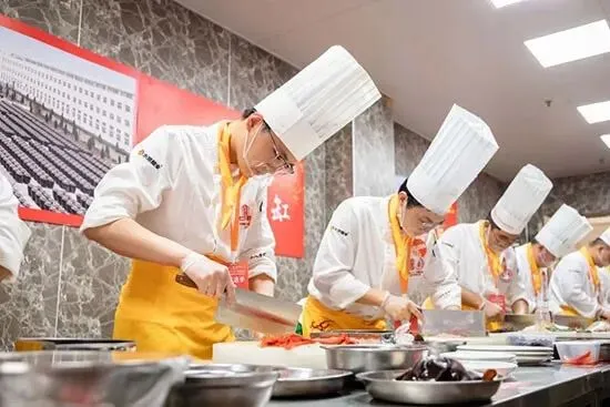 中考出分前抢先占位!青岛新东方 2026 夏秋季免分入学,学位火热锁定中-第15张图片-四季读书网