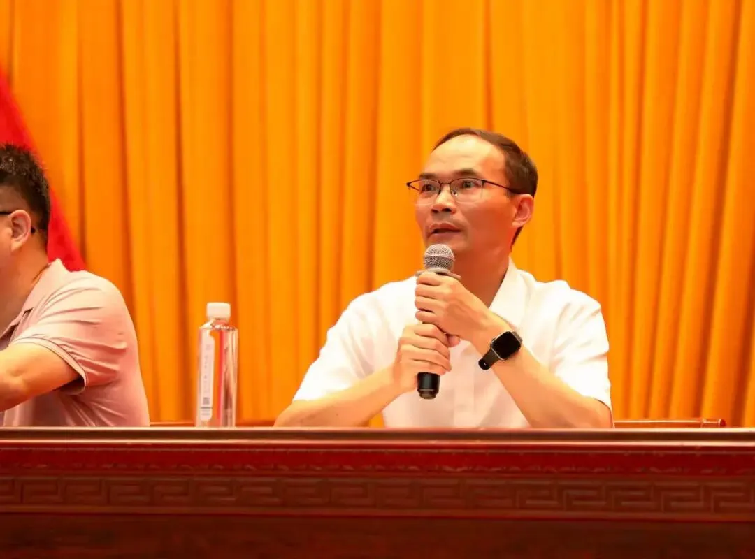 中考成绩几分能进金外?招生解读会现场爆棚,高考学霸用三年成长故事告诉初三学弟学妹——选择比分数更重要!-第10张图片-四季读书网 中考成绩几分能进金外?招生解读会现场爆棚,高考学霸用三年成长故事告诉初三学弟学妹——选择比分数更重要!-第10张图片-四季读书网