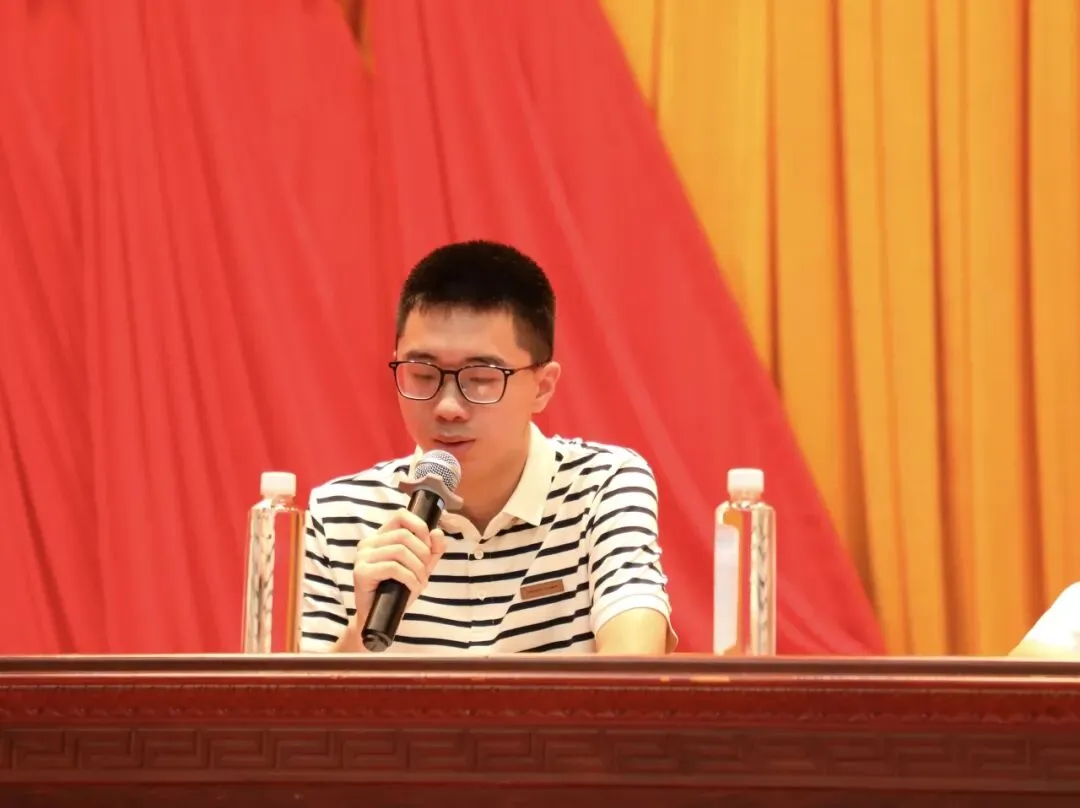 中考成绩几分能进金外?招生解读会现场爆棚,高考学霸用三年成长故事告诉初三学弟学妹——选择比分数更重要!-第11张图片-四季读书网 中考成绩几分能进金外?招生解读会现场爆棚,高考学霸用三年成长故事告诉初三学弟学妹——选择比分数更重要!-第11张图片-四季读书网