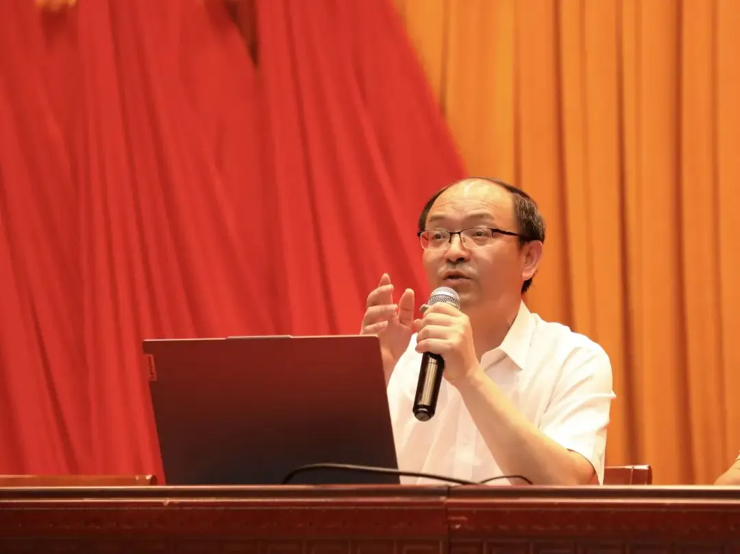 中考成绩几分能进金外?招生解读会现场爆棚,高考学霸用三年成长故事告诉初三学弟学妹——选择比分数更重要!-第12张图片-四季读书网 中考成绩几分能进金外?招生解读会现场爆棚,高考学霸用三年成长故事告诉初三学弟学妹——选择比分数更重要!-第12张图片-四季读书网