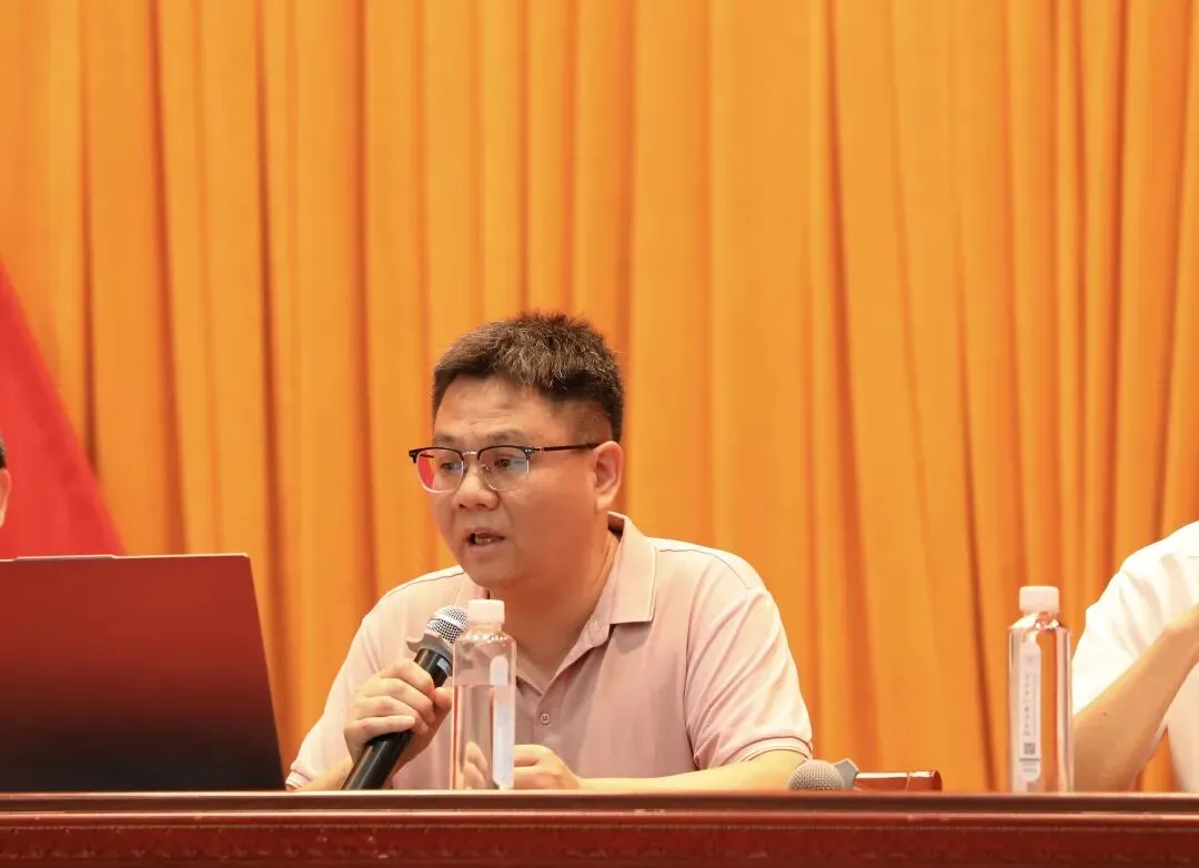 中考成绩几分能进金外?招生解读会现场爆棚,高考学霸用三年成长故事告诉初三学弟学妹——选择比分数更重要!-第14张图片-四季读书网 中考成绩几分能进金外?招生解读会现场爆棚,高考学霸用三年成长故事告诉初三学弟学妹——选择比分数更重要!-第14张图片-四季读书网