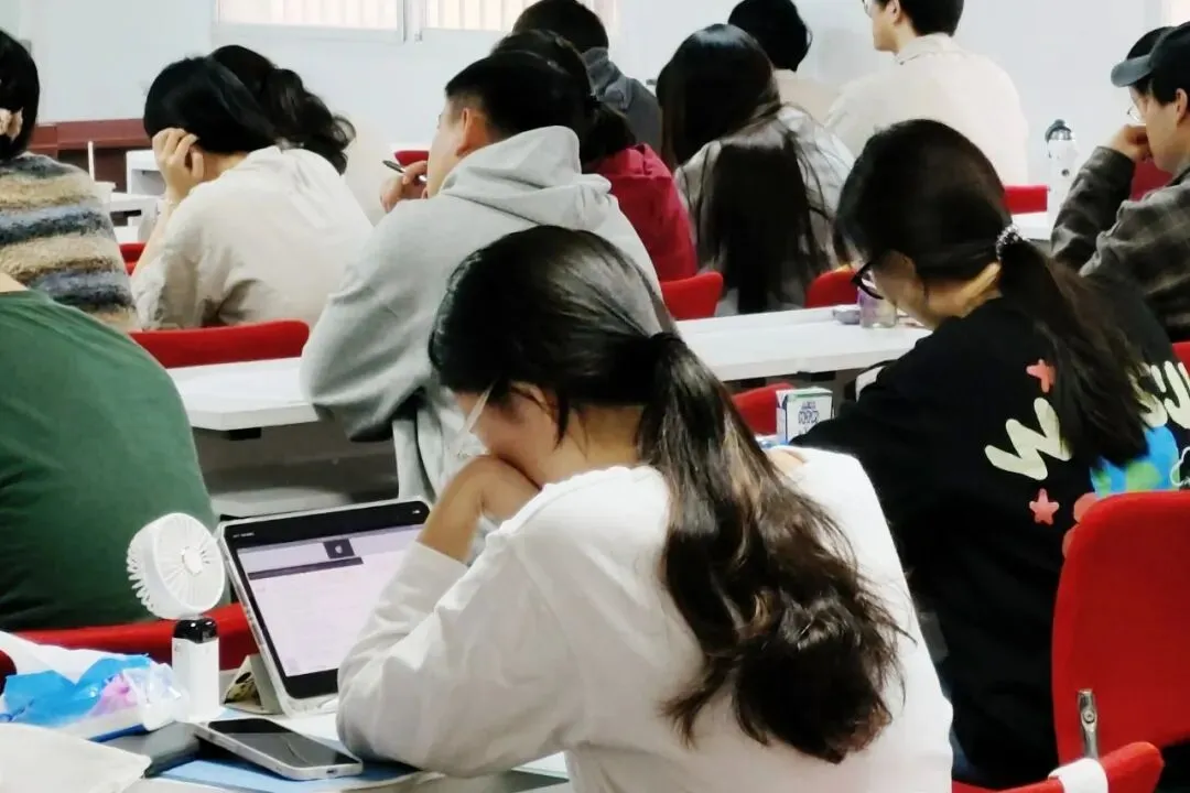 【开课倒计时2天】江苏农商行全真模考实训班将于4月12日全国同步开课!-第7张图片-四季读书网 【开课倒计时2天】江苏农商行全真模考实训班将于4月12日全国同步开课!-第7张图片-四季读书网