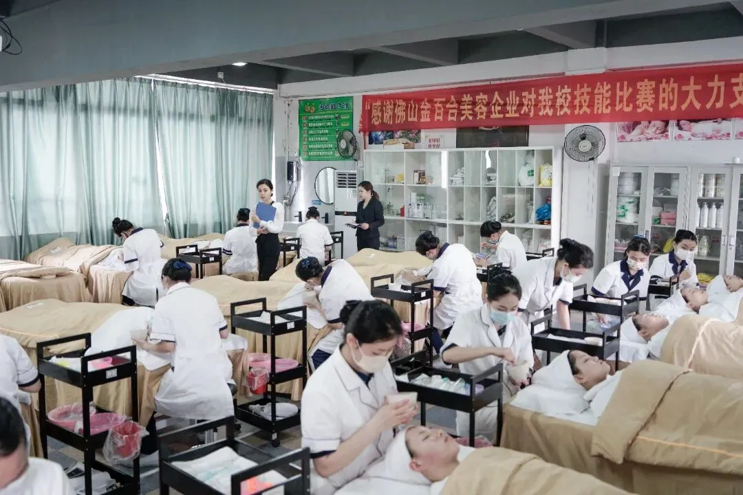 中考出分前,抢占先机!高新医药学校2026秋季提前批录取火热进行中-第7张图片-四季读书网