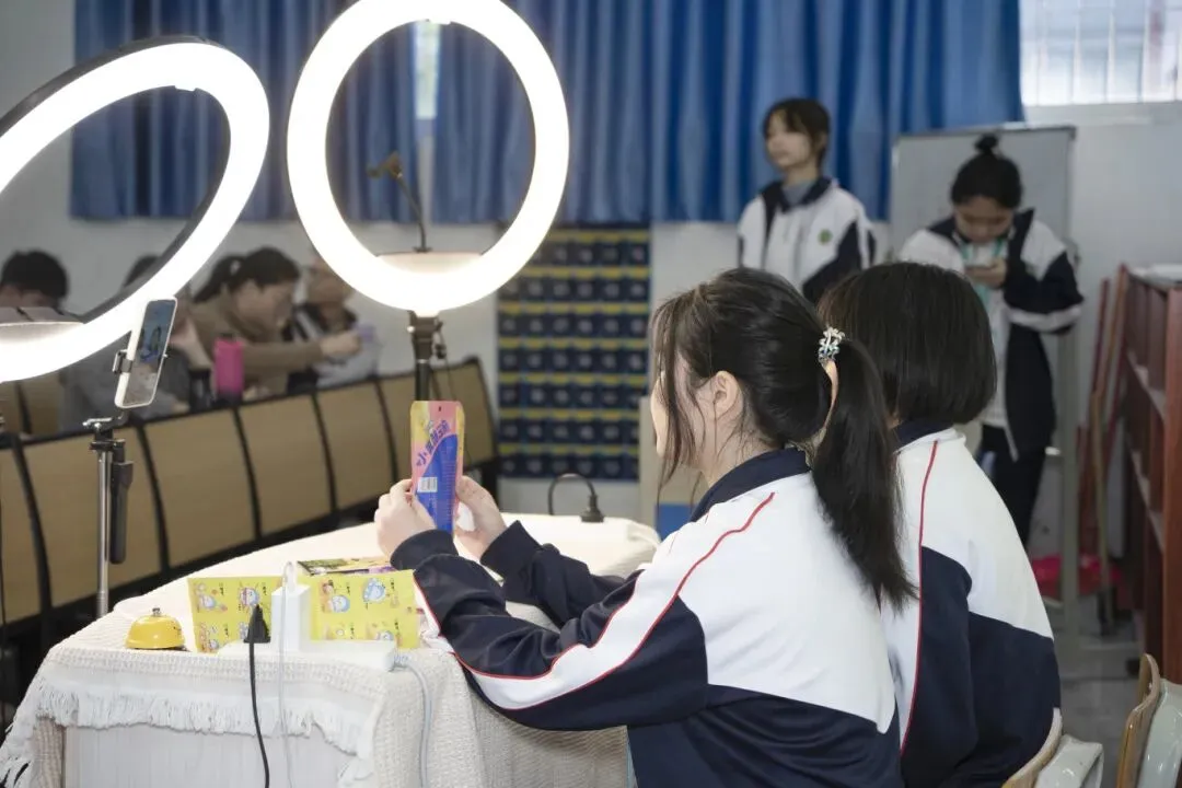 中考出分前,抢占先机!高新医药学校2026秋季提前批录取火热进行中-第10张图片-四季读书网