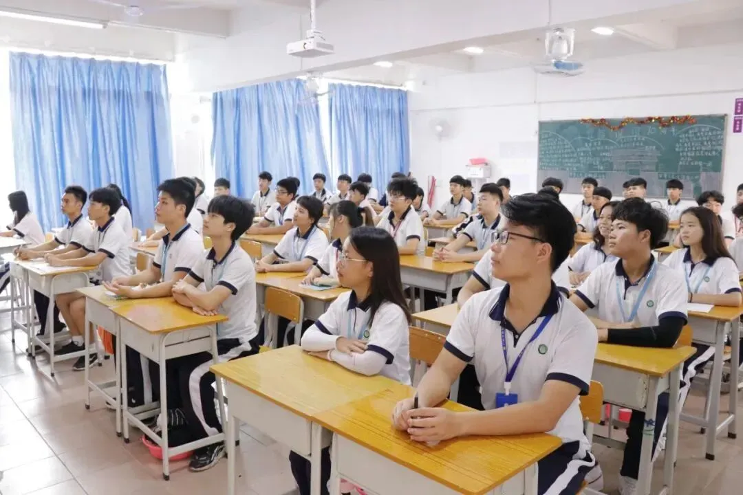 中考出分前,抢占先机!高新医药学校2026秋季提前批录取火热进行中-第15张图片-四季读书网