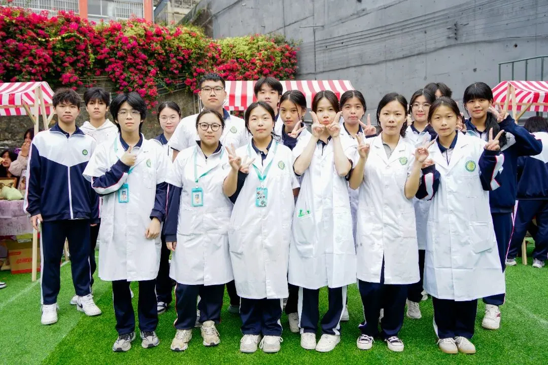 中考出分前,抢占先机!高新医药学校2026秋季提前批录取火热进行中-第17张图片-四季读书网