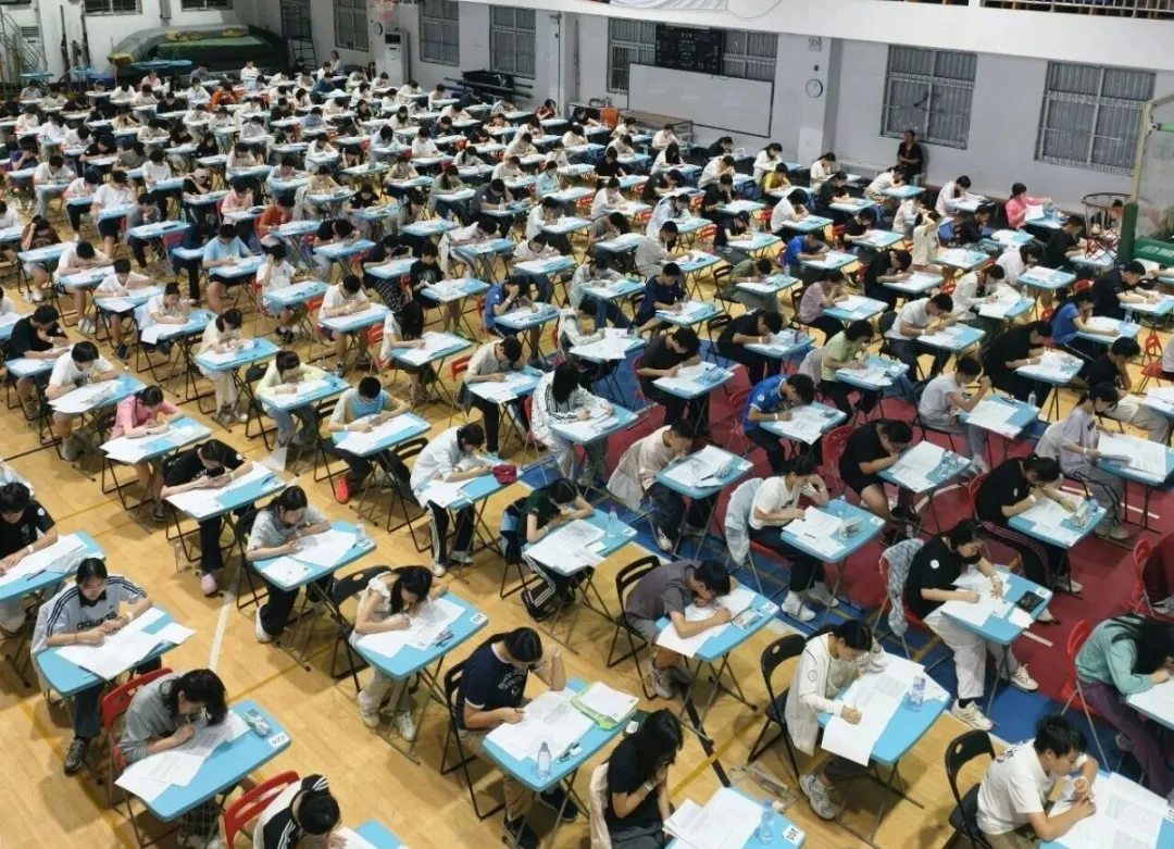 中考后的“留学江湖”:头部神仙打架,二部校另辟蹊径,外校整合资源-第3张图片-四季读书网