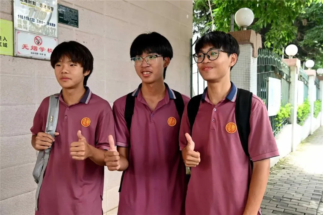 现场直击!汕头新中考今日开考→-第6张图片-四季读书网 现场直击!汕头新中考今日开考→-第6张图片-四季读书网