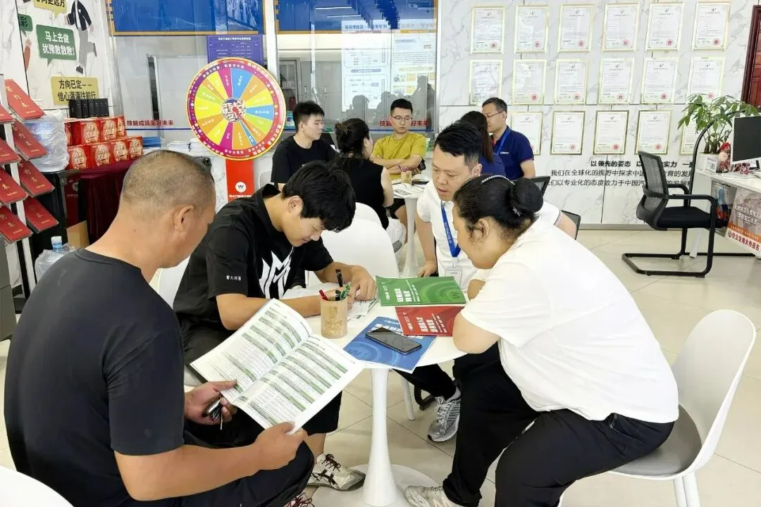 校园开放日 | 中考出分,择校迷茫?来河北万通中职择校咨询会,免费规划指导-第4张图片-四季读书网 校园开放日 | 中考出分,择校迷茫?来河北万通中职择校咨询会,免费规划指导-第4张图片-四季读书网