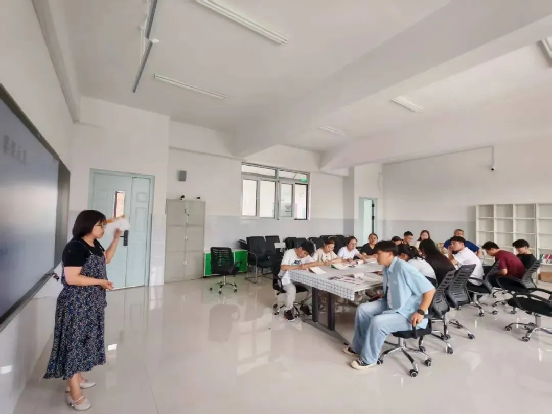 集团联研聚合力 真题精析促提质 ——尼尔基第一中学举行2026届高考分析暨教学技能大赛经验交流会-第35张图片-四季读书网