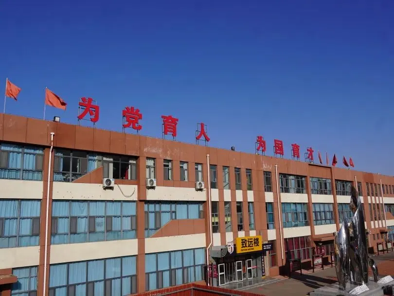 中考分数揭晓!家长深夜齐聚华唐抢学位,择校热潮彻夜沸腾全城!-第40张图片-四季读书网 中考分数揭晓!家长深夜齐聚华唐抢学位,择校热潮彻夜沸腾全城!-第40张图片-四季读书网