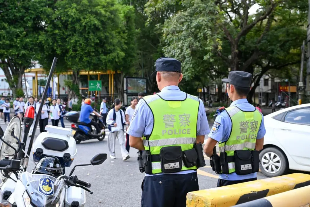 致敬!蕉岭公安圆满完成中考安保任务...-第2张图片-四季读书网 致敬!蕉岭公安圆满完成中考安保任务...-第2张图片-四季读书网
