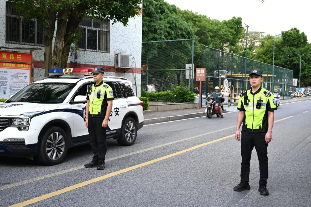 致敬!蕉岭公安圆满完成中考安保任务...-第5张图片-四季读书网 致敬!蕉岭公安圆满完成中考安保任务...-第5张图片-四季读书网
